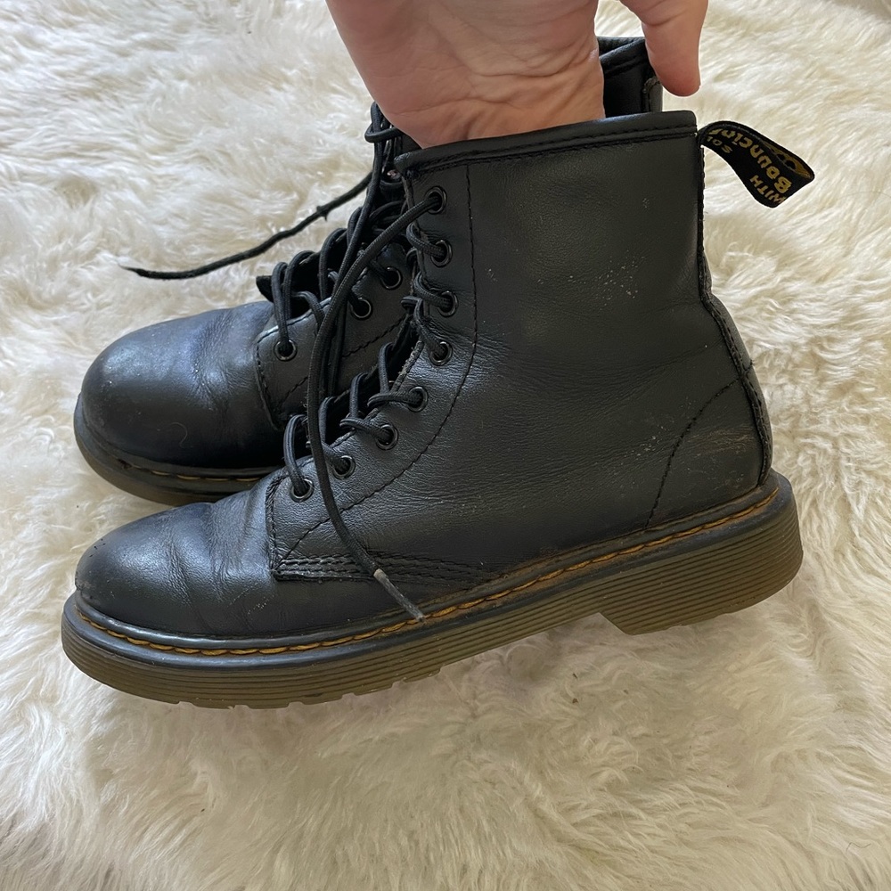Girls Black 1460 Dr Martens Boots Sz 3 - Picture 3 of 7